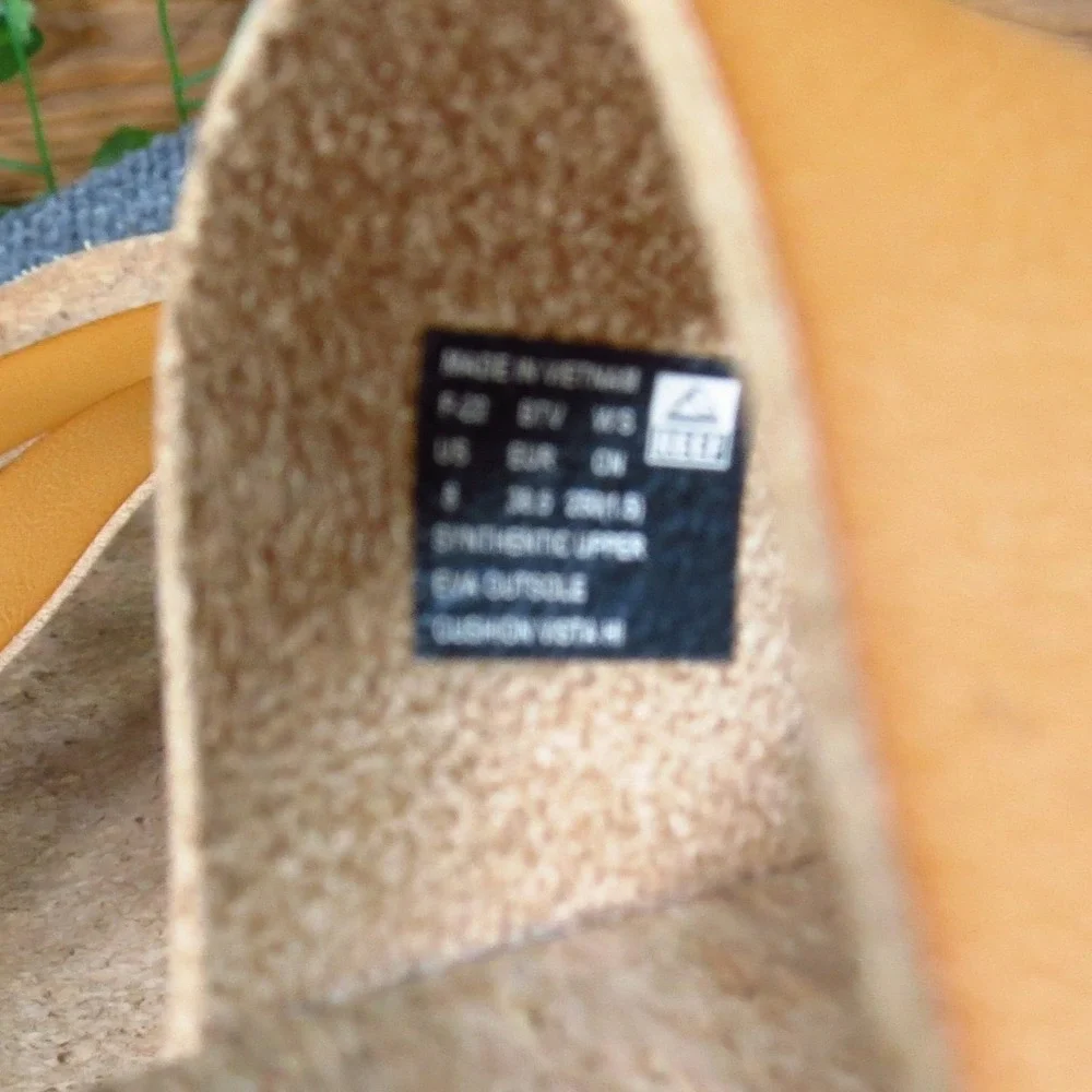 Reef Cushion Vista Hi Women Platform Slide Sandals Size 8 Beach Tan Synthetic